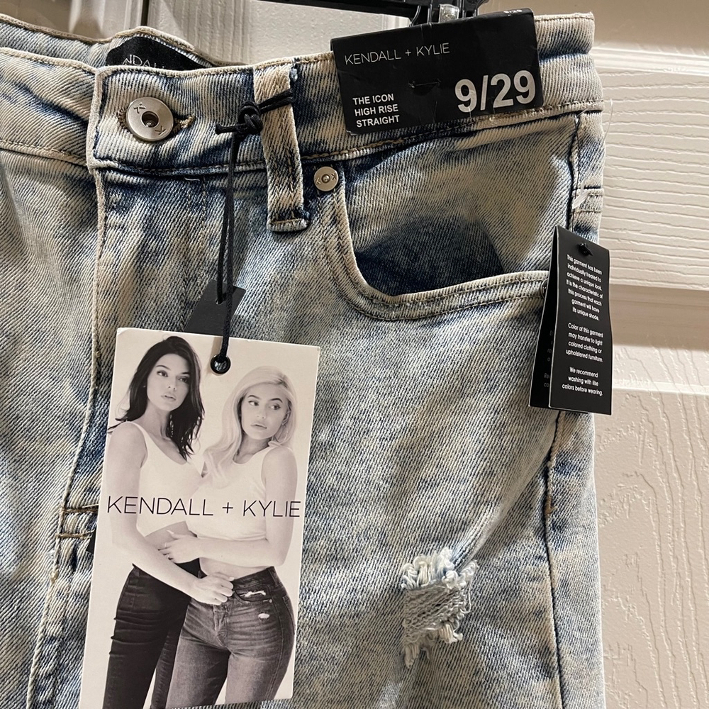 Kendall + Kylie women’s Jeans Size 9/29 Blue Distressed High Rise new with tags - Picture 2 of 9